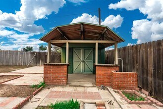1214 Rodgers Rd in Hanford, CA - Building Photo - Building Photo