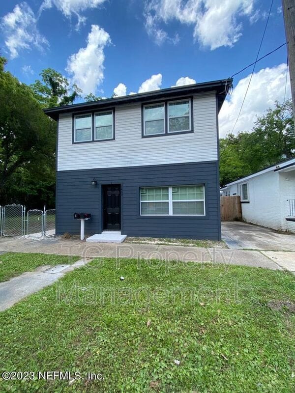 property at 1469 W 7th St
