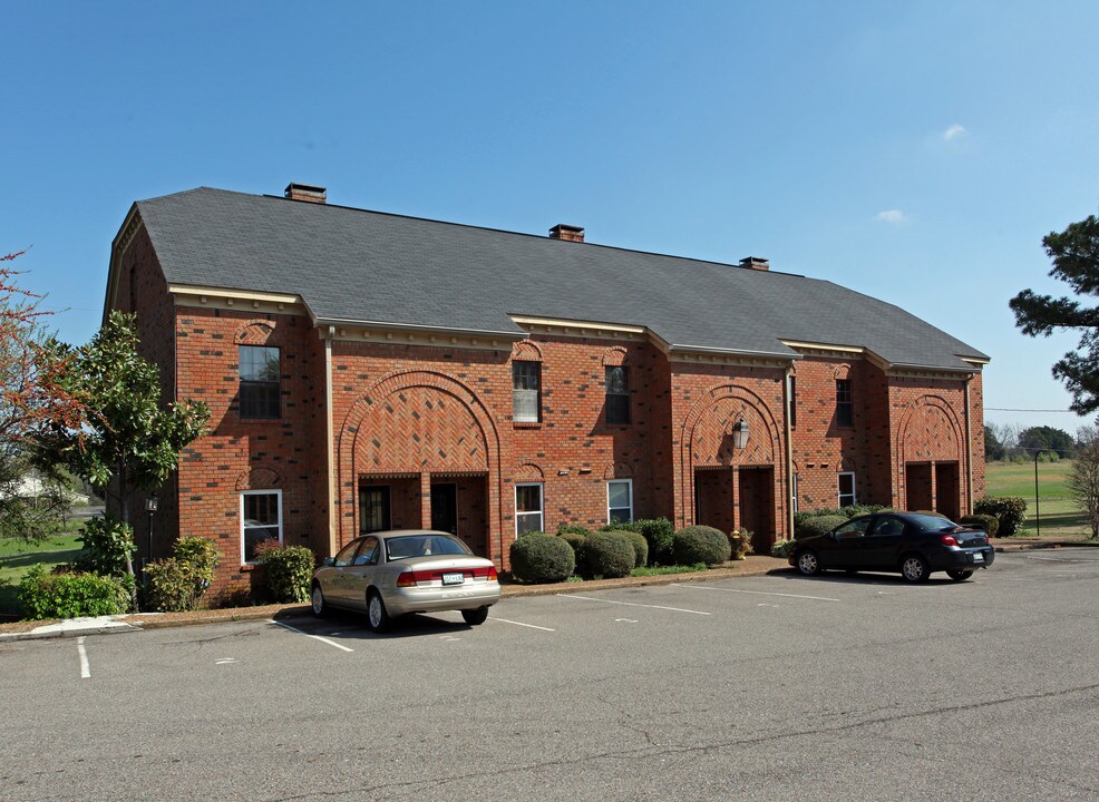 Wilshire Manor Apartments in Memphis, TN - Building Photo