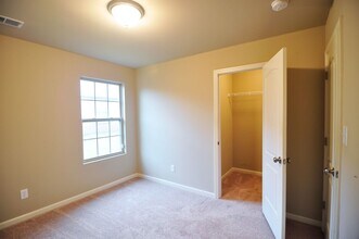 3528 Avalon Lake Dr SW in Madison, AL - Building Photo - Building Photo