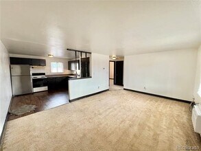 1080 S Eliot St in Denver, CO - Foto de edificio - Building Photo