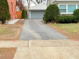 6902 Lyons St in Morton Grove, IL - Building Photo