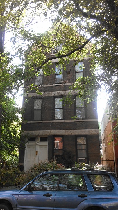 2039 N Winchester Ave in Chicago, IL - Building Photo