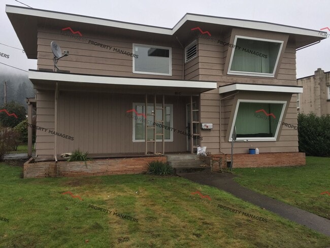 property at 1024 SW McFadden Ave
