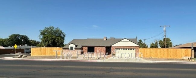 property at 715 S Woodland St