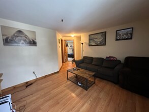 86 Oak St, Unit Unit 3 in Old Town, ME - Building Photo - Building Photo