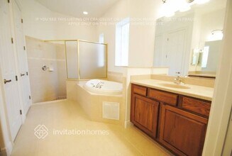 38744 Lakeview Walk in Lady Lake, FL - Building Photo - Building Photo