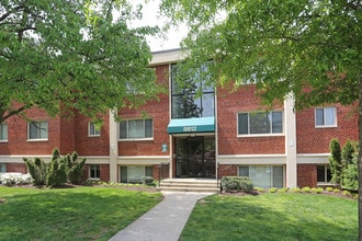 Paddington Square in Silver Spring, MD - Building Photo - Building Photo