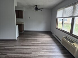 1735 Edgewood Dr NW in Cedar Rapids, IA - Building Photo