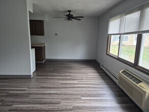 1715 Edgewood Dr NW in Cedar Rapids, IA - Building Photo - Building Photo