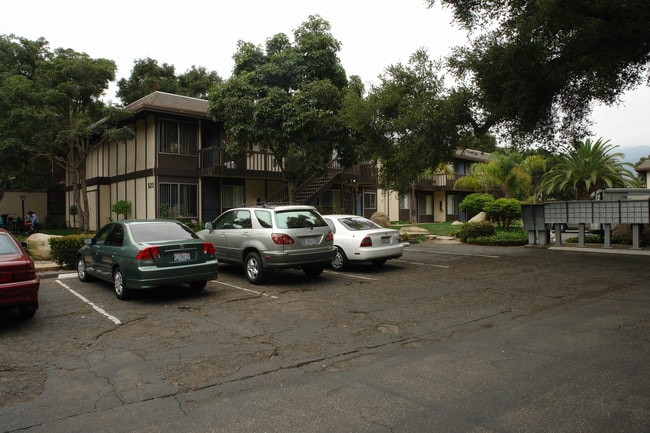 Fran Apartments in Santa Barbara, CA - Foto de edificio - Building Photo