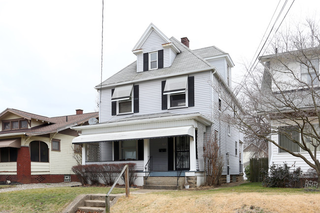 932 SW Roslyn Ave in Canton, OH - Building Photo - Building Photo