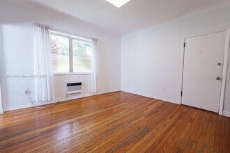 1351 Meridian Ave in Miami Beach, FL - Building Photo - Building Photo