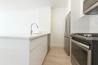 1735 York Ave in New York, NY - Building Photo - Building Photo