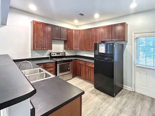 property at 992 Sims Ave NW