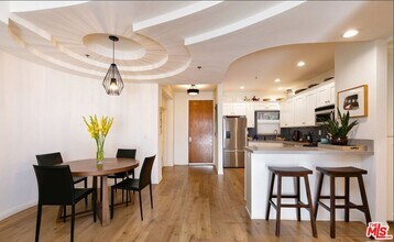 12603 Moorpark St in Los Angeles, CA - Building Photo - Building Photo
