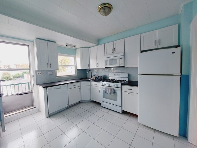 218 Passaic Ave, Unit 2nd floor