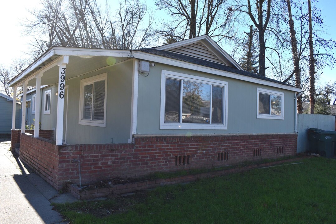 3996 Sierra Vista Ave in Sacramento, CA - Building Photo