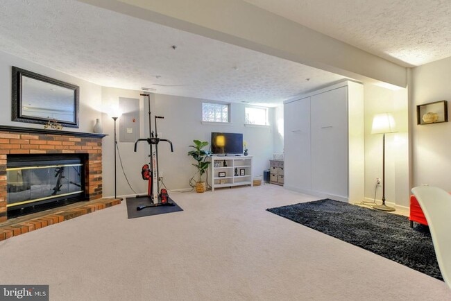 11433 Hawk Ridge Ct in Beltsville, MD - Building Photo - Building Photo