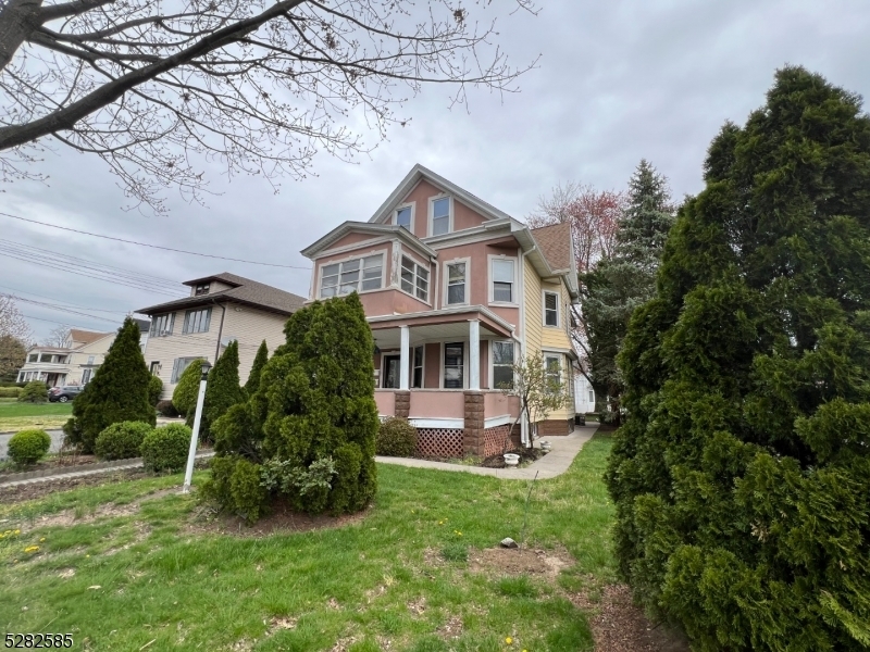209 Lafayette Ave in Hawthorne, NJ - Building Photo