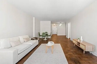 102-10 66th Rd in Queens, NY - Building Photo - Building Photo