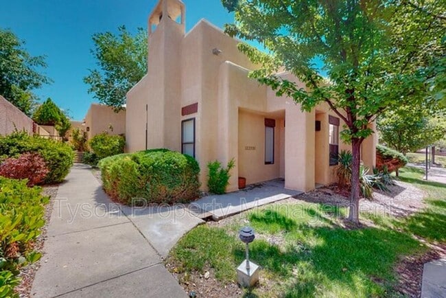 10205 Las Casitas St NE in Albuquerque, NM - Building Photo - Building Photo