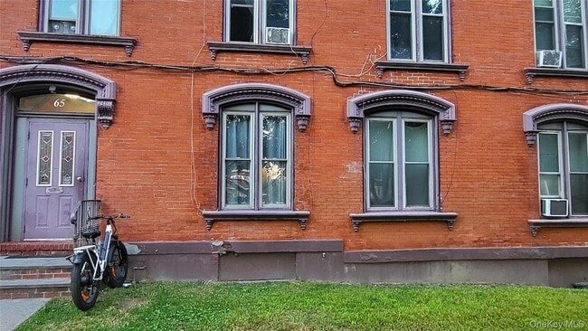 65 S Hamilton St in Poughkeepsie, NY - Building Photo - Building Photo