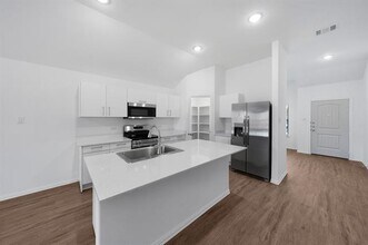 201 Knoll Pines Drive in Terrell, TX - Building Photo - Building Photo