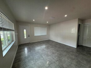 6322 Eaton St in Hollywood, FL - Building Photo - Building Photo
