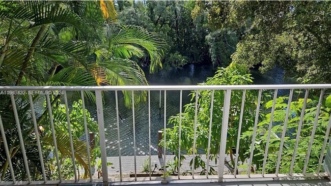 1860 Venice Park Dr in North Miami, FL - Building Photo - Building Photo