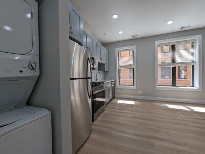 441 W Belden Ave, Unit 9 in Chicago, IL - Foto de edificio - Building Photo