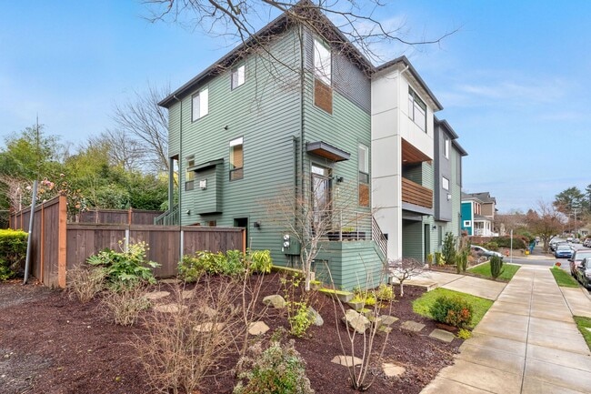 465 NE Skidmore St in Portland, OR - Building Photo - Building Photo