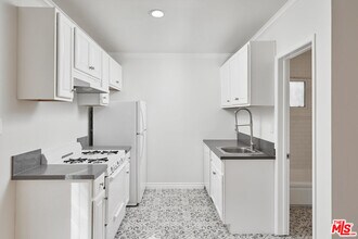 2636 Kansas Ave in Santa Monica, CA - Building Photo - Building Photo