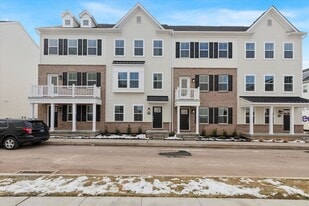 18 Anderson Dr in Bridgeport, PA - Building Photo