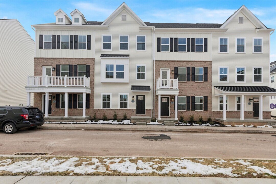 18 Anderson Dr in Bridgeport, PA - Building Photo