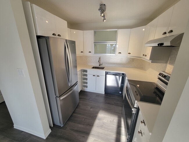 9138-9183 83 Ave NW in Edmonton, AB - Building Photo - Building Photo