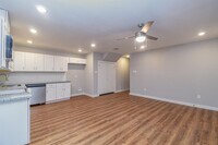 6008 Wedgefield St photo'