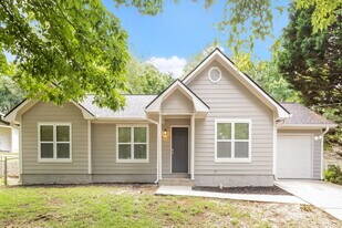 108 Julie Ln in Stockbridge, GA - Building Photo