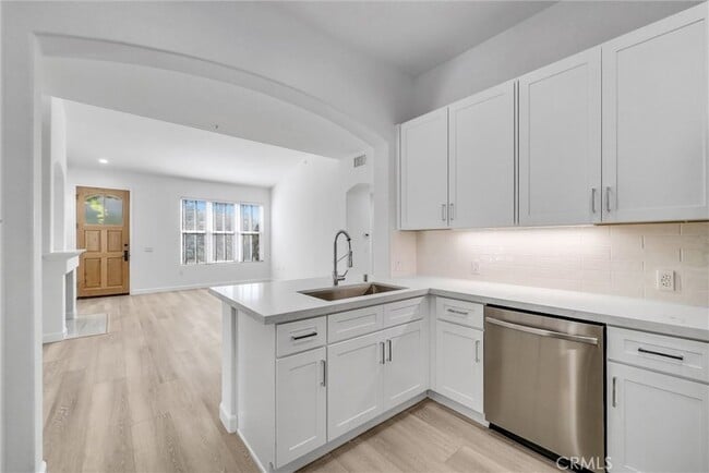 property at 6 Celano Ct