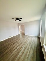 408 N 3rd St in Stuart, IA - Building Photo