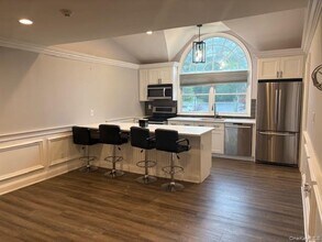 190 Terry Rd in Smithtown, NY - Building Photo - Building Photo