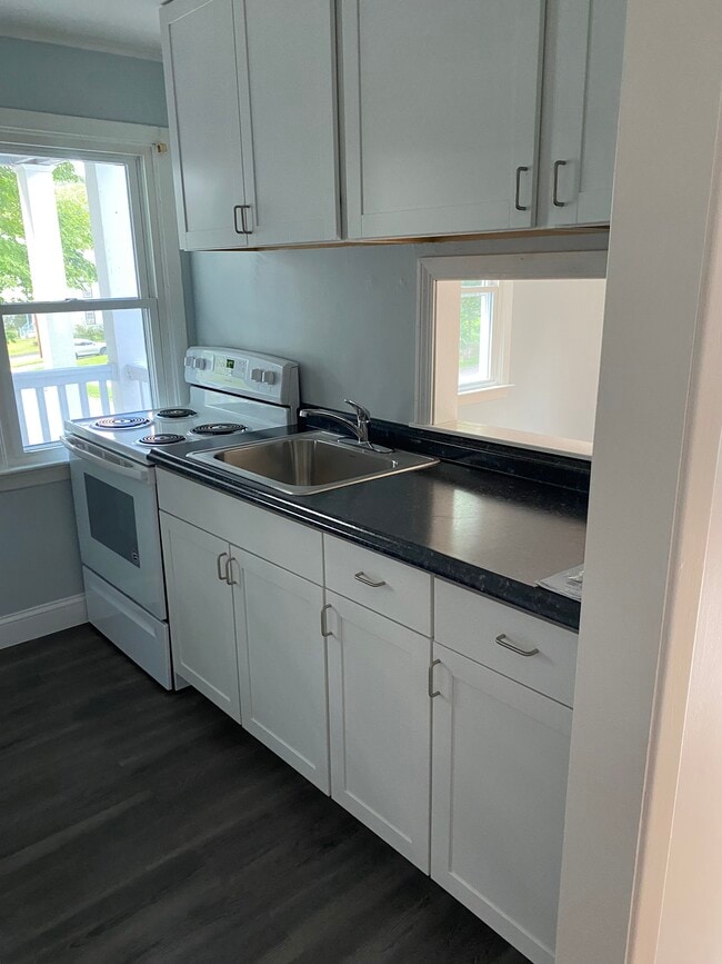 84 Walnut St, Unit 84-3 Walnut St