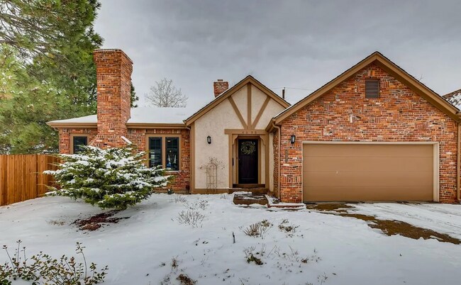 4695 S Akron St in Englewood, CO - Foto de edificio - Building Photo