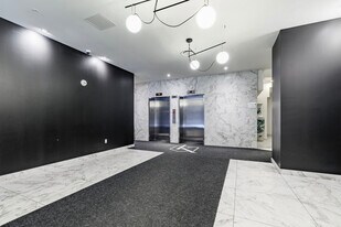 King Street Appartements in Montréal, QC - Building Photo