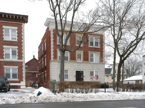 435 Wethersfield Ave in Hartford, CT - Foto de edificio - Building Photo