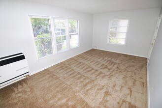 Bixby Knolls Gem in Gated Community in Long Beach, CA - Building Photo - Interior Photo