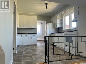37 Warren Pl in St John's, NL - Building Photo - Building Photo