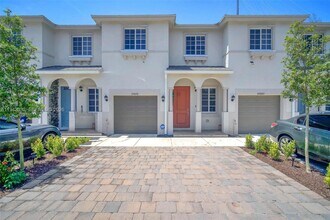 20876 NW 9th Path in Miami Gardens, FL - Building Photo - Building Photo