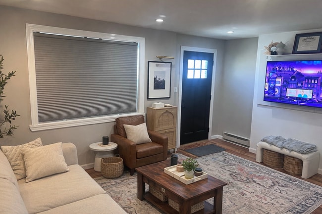 107 Highway 35 in South Amboy, NJ - Foto de edificio - Building Photo