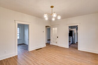4053 Grove Ave in Cincinnati, OH - Building Photo - Building Photo